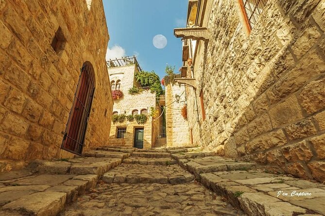 Beirut, Beiteddine & DeirElQamar Day Trip-With Lunch(4G on Board) - Lebanese lunch with mezze and a proper pause