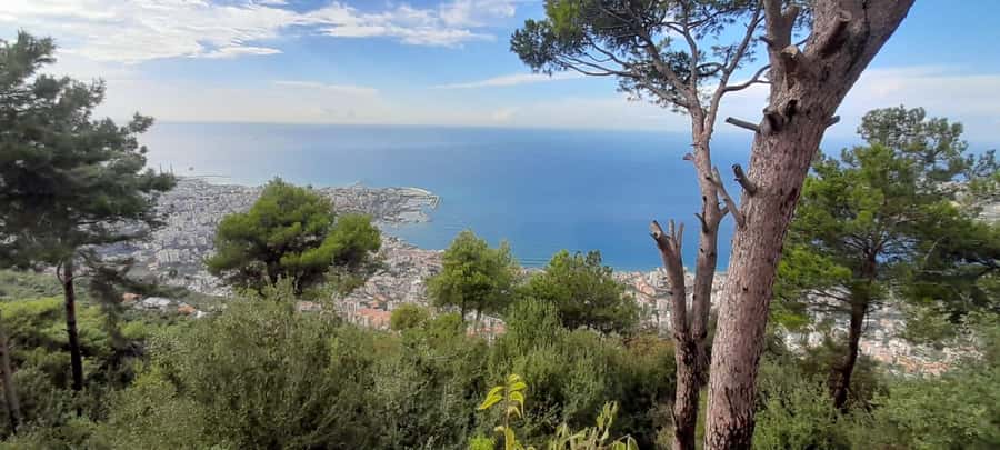 Lebanon: Beirut, Jeita Grotto, Byblos Private Tour and Lunch - Lebanese Lunch by the Sea