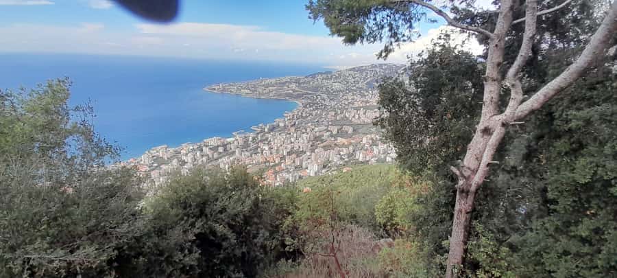 Lebanon: Beirut, Jeita Grotto, Byblos Private Tour and Lunch - Guide Service and the Private Group Advantage