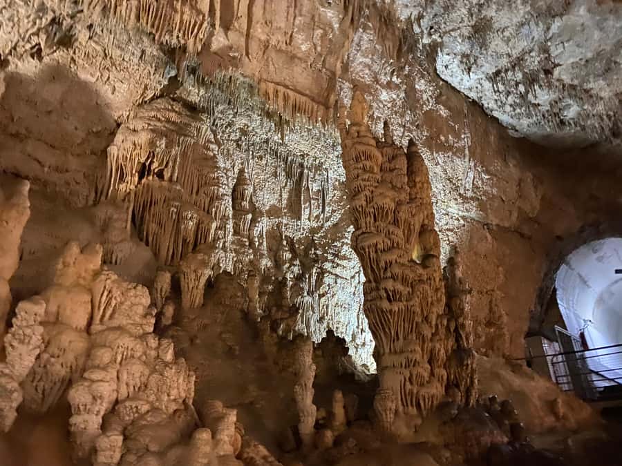Lebanon: Beirut, Jeita Grotto, Byblos Private Tour and Lunch - Inside Jeita Grotto: Lebanon’s Big Natural Attraction