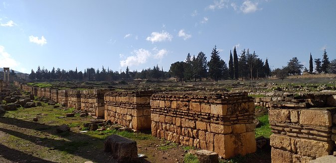 Private Anjar and Baalbek Tour from Beirut with Departure Ticket - Baalbek’s old souk and the mosque stop